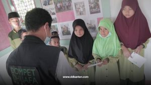 santunan anak yatim rutin dompet dhuafa banten