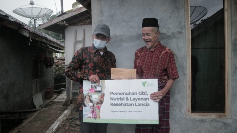 Dompet Dhuafa Banten Salurkan 4 Program di Kp. Zakat Ciladaeun