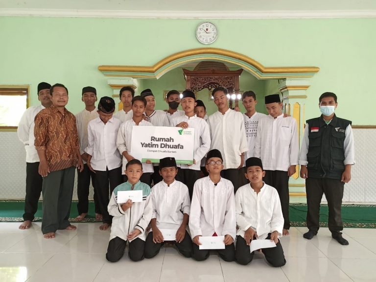 Yayasan Yatim Al-A’raaf Menjadi Lokasi Baru Penyaluran Santunan Rutin Dompet Dhuafa Banten di Tahun 2022